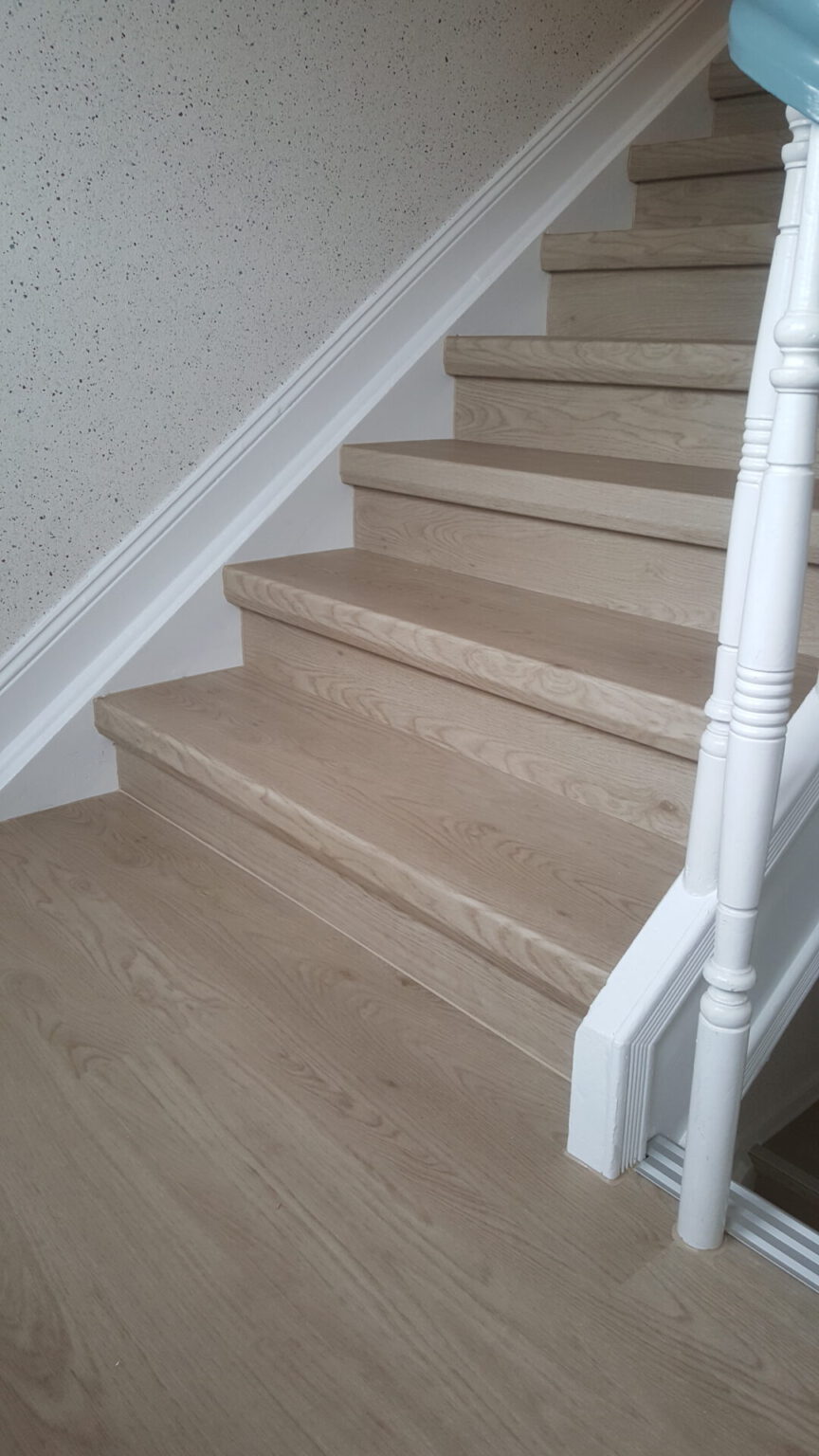 Treppenrenovierung mit Vinyl - JOWI Holz-Innenausbau GmbH - Dauerhafte ...