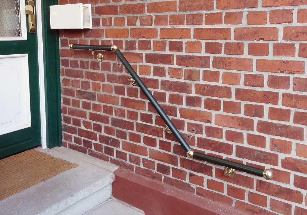 Wandhandlauf mit Messing kombiniert