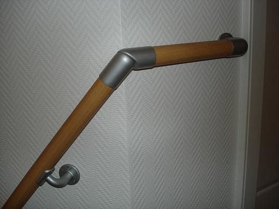 jowi_img_handlaeufe-stahl-mit-holzdekor-flexofit_anwendungsbeispiel_01