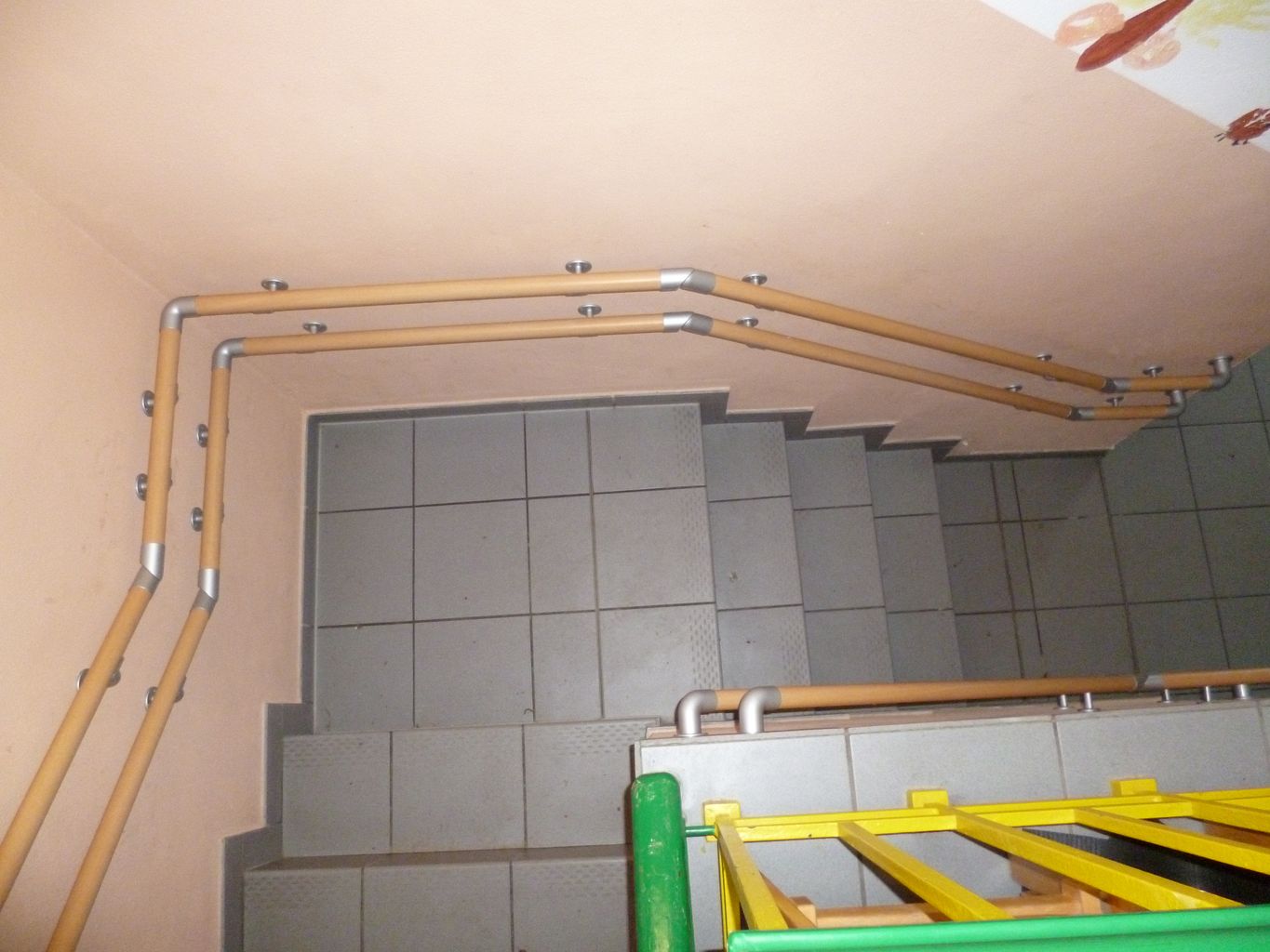 jowi_img_handlaeufe-stahl-mit-holzdekor-flexofit_anwendungsbeispiel_43