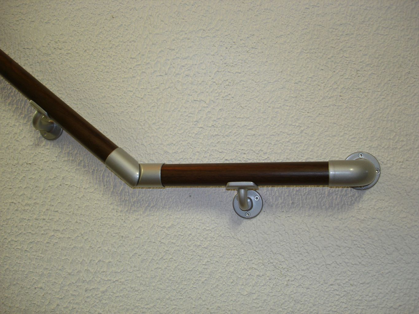 jowi_img_handlaeufe-stahl-mit-holzdekor-flexofit_anwendungsbeispiel_56