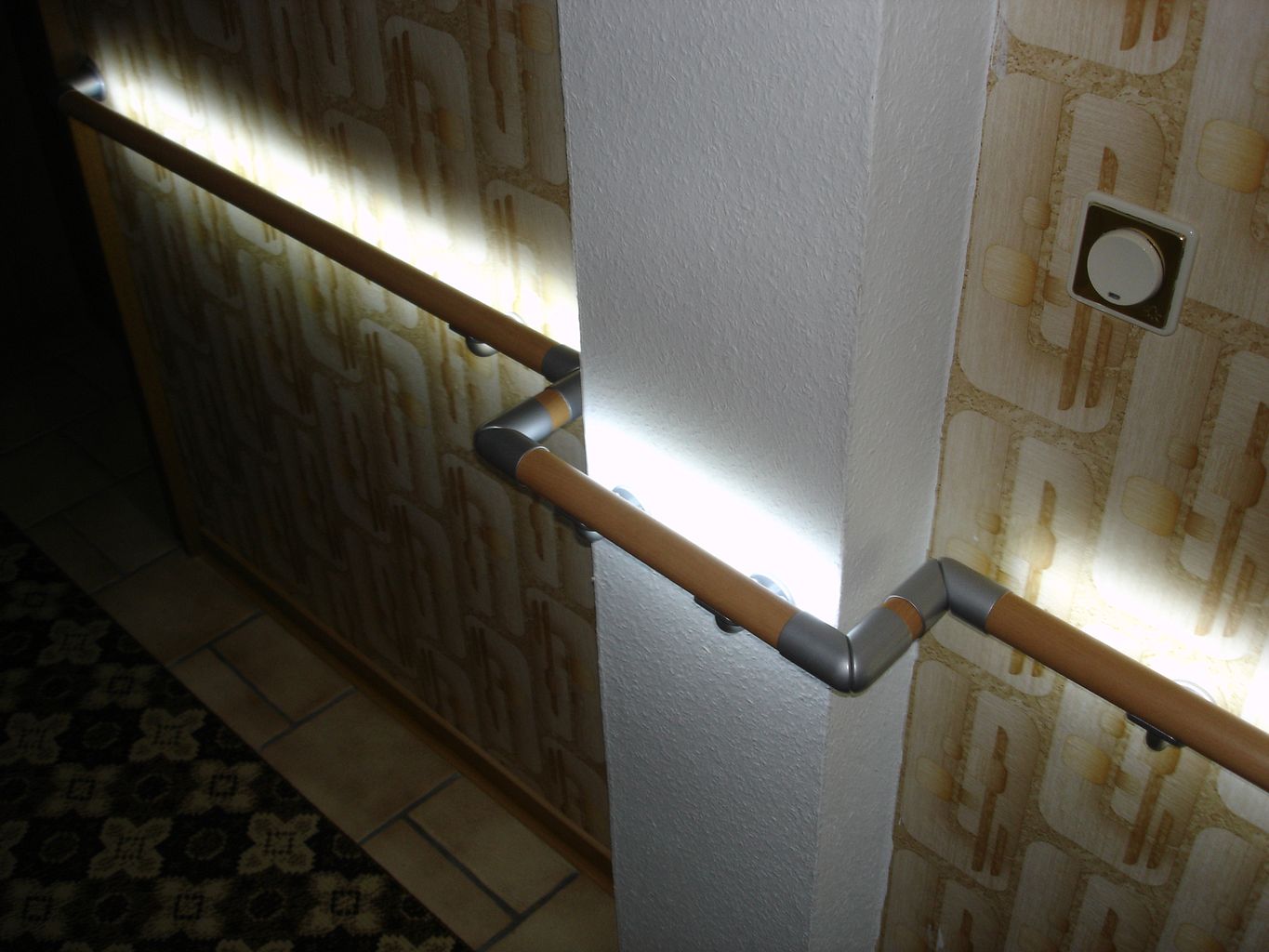 jowi_img_handlaeufe-stahl-mit-holzdekor-flexofit_anwendungsbeispiel_64