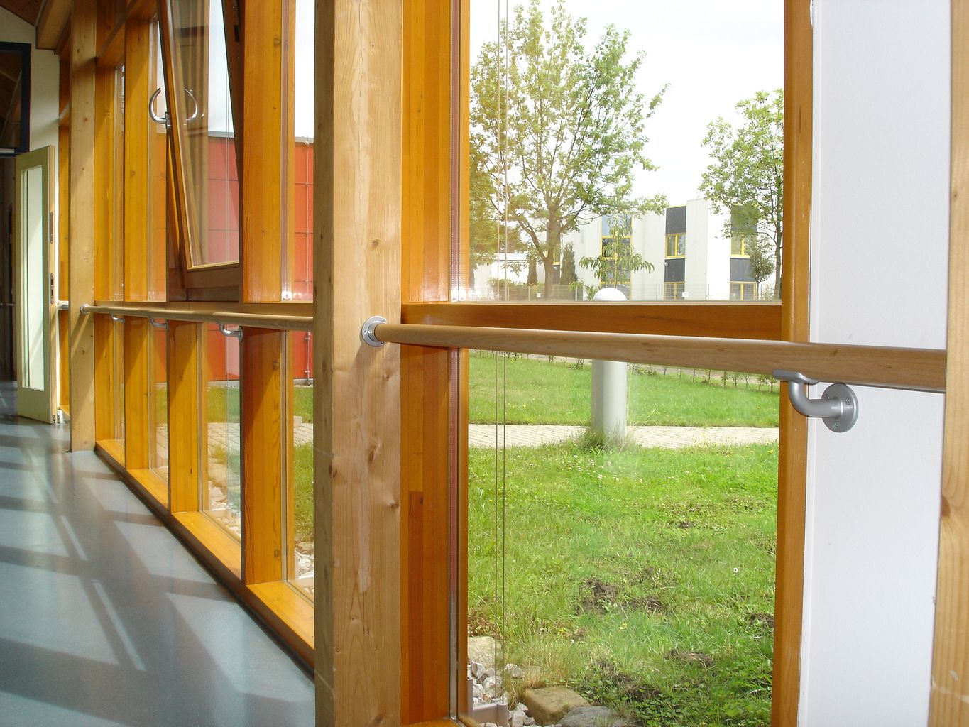 jowi_img_handlaeufe-stahl-mit-holzdekor-flexofit_anwendungsbeispiel_65