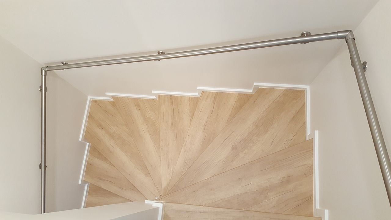Treppenrenovierung mit Laminat - Beispiel - 02