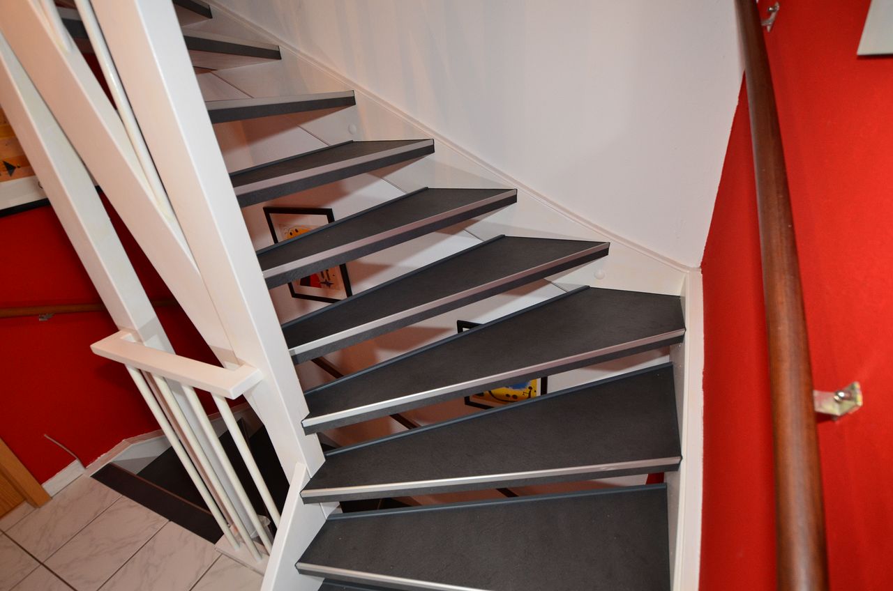 Treppenrenovierung mit Laminat - Beispiel - 12