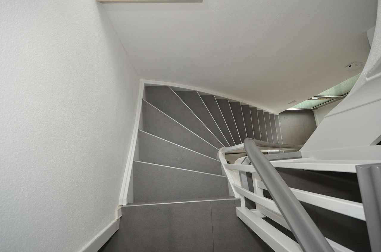Treppenrenovierung mit Laminat - Beispiel - 16