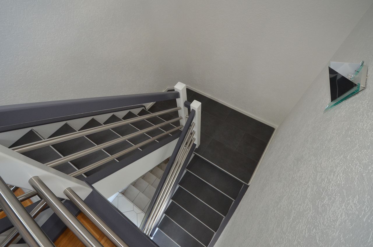 Treppenrenovierung mit Laminat - Beispiel - 18