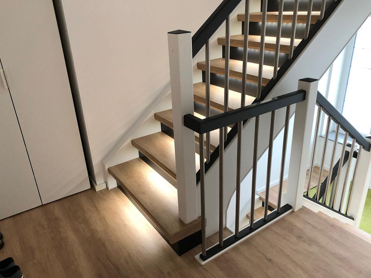 Treppenrenovierung mit Laminat - Beispiel - 29