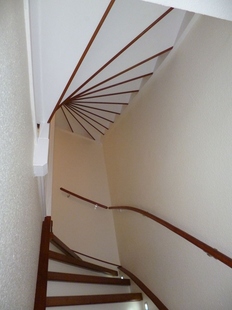 Treppenrenovierung mit Laminat - Beispiel - 32